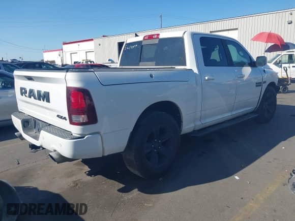 2017 Ram 1500 Night z VIN 1C6RR7MT0HS561087, wystawiony jako IAAI lot #43188191 z przebiegiem 138 239 mil mil oraz . Historia ofert i sprzedaży dostępna na DreamBid. Obrazek 4.