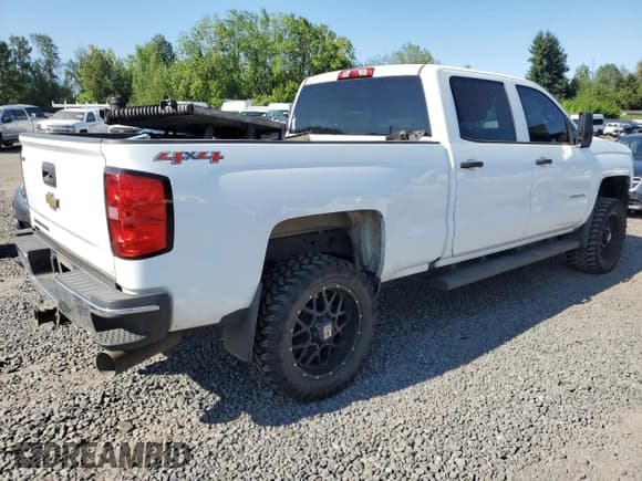 ✅ 2017 Chevrolet Silverado 2500HD Work Truck • VIN: 1GC1KUEY4HF111891 • Lot: 64458105. Wystawiony na Copart z przebiegiem 112 778 mil. Bezpłatny archiwum sprzedaży aukcyjnych z USA i szczegółowy raport historii pojazdu na DreamBid. Zdjęcie 3.