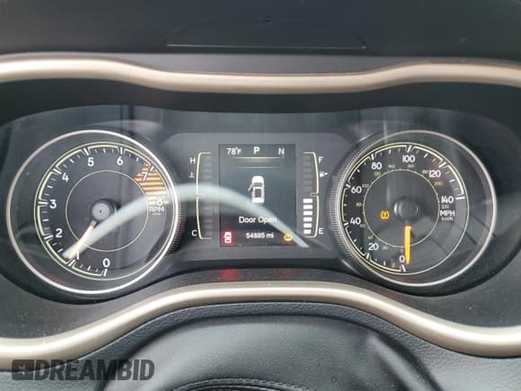 ✅ 2016 Jeep Cherokee 75th Anniversary • VIN: 1C4PJMCS8GW249895 • Lot: 80697715. Wystawiony na Copart z przebiegiem 54 895 mil. Bezpłatny archiwum sprzedaży aukcyjnych z USA i szczegółowy raport historii pojazdu na DreamBid. Zdjęcie 9.