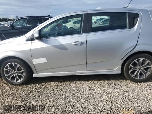 2020 Chevrolet Sonic LT с VIN 1G1JD6SB1L4126478, выставлен на аукционе Copart как лот 74332874 с пробегом 6 634 миль миль и На запчасти • Non repairable. История ставок и продаж доступна на DreamBid. Изображение 12.