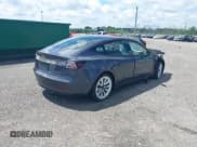 ✅ 2022 Tesla Model 3 Long Range • VIN: 5YJ3E1EB0NF124664 • Lot: 34246337. Wystawiony na IAAI z przebiegiem Nie podano. Bezpłatny archiwum sprzedaży aukcyjnych z USA i szczegółowy raport historii pojazdu na DreamBid. Zdjęcie 4.