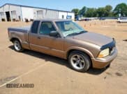 ✅ 2003 GMC Sonoma SLS • VIN: 1GTCS19X538116068 • Lot: 65601545. Wystawiony na Copart z przebiegiem 192 522 mil. Bezpłatny archiwum sprzedaży aukcyjnych z USA i szczegółowy raport historii pojazdu na DreamBid. Zdjęcie 4.