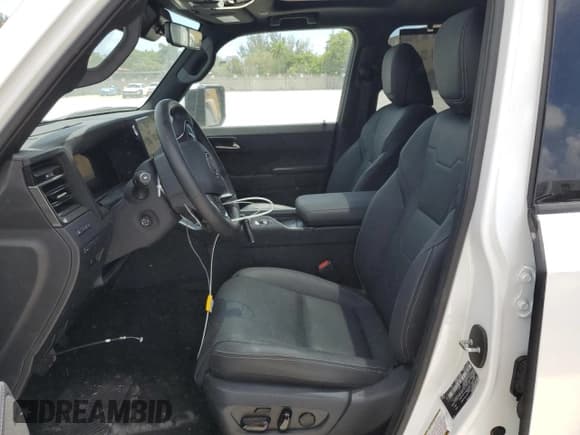 ✅ 2024 Lexus GX 550 Luxury • VIN: JTJVBCDX5R5016331 • Lot: 54752125. Wystawiony na Copart z przebiegiem 1 315 mil. Bezpłatny archiwum sprzedaży aukcyjnych z USA i szczegółowy raport historii pojazdu na DreamBid. Zdjęcie 7.