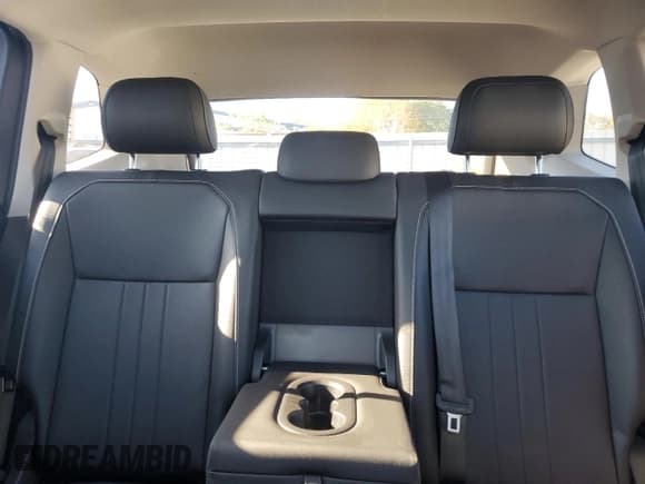 ✅ 2023 Volkswagen Tiguan SE • VIN: 3VVMB7AX5PM037828 • Lot: 82178305. Wystawiony na Copart z przebiegiem 38 953 mil. Bezpłatny archiwum sprzedaży aukcyjnych z USA i szczegółowy raport historii pojazdu na DreamBid. Zdjęcie 10.