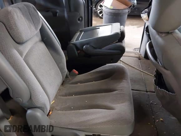 ✅ 2007 Chrysler Town & Country Touring • VIN: 2A4GP54LX7R207730 • Лот: 42080652. Опубликован ранее на IAAI с пробегом 189 864 миль. Бесплатный доступ к архиву аукционных продаж из США и подробный отчёт об истории автомобиля на DreamBid. Изображение 8.