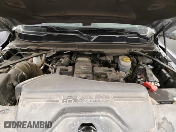 ✅ 2024 Ram 3500 Tradesman • VIN: 3C63R3GLXRG136916 • Lot: 70131355. Wystawiony na Copart z przebiegiem 22 786 mil. Bezpłatny archiwum sprzedaży aukcyjnych z USA i szczegółowy raport historii pojazdu na DreamBid. Zdjęcie 11.