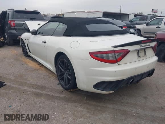 ✅ 2013 Maserati GranTurismo Sport • VIN: ZAM45VMA9D0070293 • Lot: 41241020. Wystawiony na IAAI z przebiegiem 69 156 mil. Bezpłatny archiwum sprzedaży aukcyjnych z USA i szczegółowy raport historii pojazdu na DreamBid. Zdjęcie 3.
