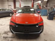 ✅ 2024 Toyota Crown XLE • VIN: JTDAAAAF2R3021468 • Lot: 41622159. Wystawiony na IAAI z przebiegiem 6 120 mil. Bezpłatny archiwum sprzedaży aukcyjnych z USA i szczegółowy raport historii pojazdu na DreamBid. Zdjęcie 12.