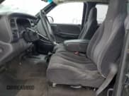 ✅ 2000 Dodge Dakota SLT • VIN: 1B7GG22X1YS504086 • Lot: 44283195. Wystawiony na Copart z przebiegiem 137 272 mil. Bezpłatny archiwum sprzedaży aukcyjnych z USA i szczegółowy raport historii pojazdu na DreamBid. Zdjęcie 7.