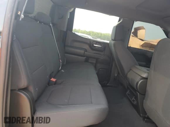 ✅ 2021 Chevrolet Silverado 1500 Custom Trail Boss • VIN: 1GCPYCEF3MZ376697 • Lot: 70347465. Wystawiony na Copart z przebiegiem 64 577 mil. Bezpłatny archiwum sprzedaży aukcyjnych z USA i szczegółowy raport historii pojazdu na DreamBid. Zdjęcie 10.