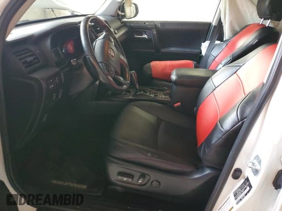 ✅ 2016 Toyota 4Runner Limited • VIN: JTEBU5JR2G5337799 • Lot: 90372645. Listed on Copart with 165,103 mi. Free auction sales archive from the USA and detailed vehicle history report at DreamBid. Image 7.