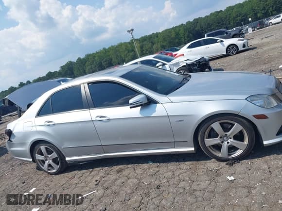 ✅ 2012 Mercedes-Benz E 350 Luxury • VIN: WDDHF5KB4CA598482 • Lot: 43005275. Listed on IAAI with 165,986 mi. Free auction sales archive from the USA and detailed vehicle history report at DreamBid. Image 13.