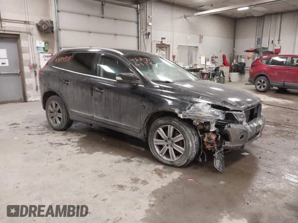 ✅ 2013 Volvo XC60 T6 • VIN: YV4902DZ5D2425054 • Lot: 43894378. Listed on IAAI with 261,162 mi. Free auction sales archive from the USA and detailed vehicle history report at DreamBid. Image 1.