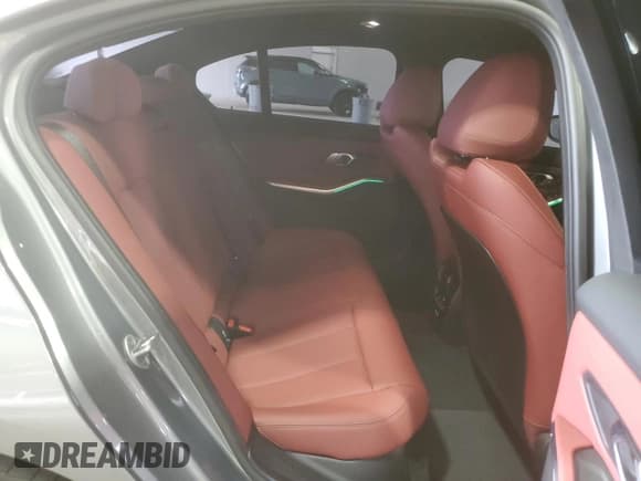 ✅ 2025 BMW 3 Series M340i • VIN: 3MW59FT00S8F24278 • Lot: 57057465. Wystawiony na Copart z przebiegiem 4 007 mil. Bezpłatny archiwum sprzedaży aukcyjnych z USA i szczegółowy raport historii pojazdu na DreamBid. Zdjęcie 10.