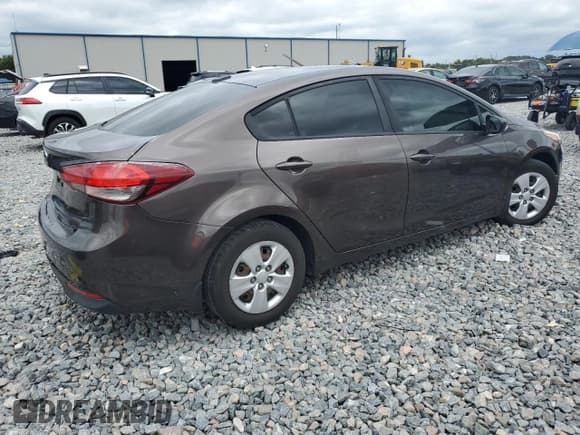 ✅ 2017 Kia Forte LX • VIN: 3KPFK4A71HE156512 • Lot: 83974855. Wystawiony na Copart z przebiegiem 198 287 mil. Bezpłatny archiwum sprzedaży aukcyjnych z USA i szczegółowy raport historii pojazdu na DreamBid. Zdjęcie 3.