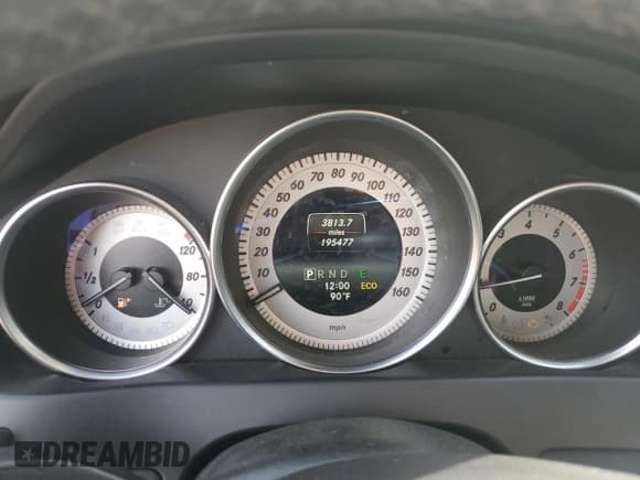 ✅ 2014 Mercedes-Benz C 300 Sport • VIN: WDDGF8AB7EA930111 • Lot: 50959005. Wystawiony na Copart z przebiegiem 195 477 mil. Bezpłatny archiwum sprzedaży aukcyjnych z USA i szczegółowy raport historii pojazdu na DreamBid. Zdjęcie 9.