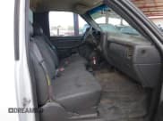 ✅ 2005 Chevrolet Silverado 2500HD Work Truck • VIN: 1GCHC24U05E275672 • Lot: 42243540. Wystawiony na IAAI z przebiegiem 179 665 mil. Bezpłatny archiwum sprzedaży aukcyjnych z USA i szczegółowy raport historii pojazdu na DreamBid. Zdjęcie 8.