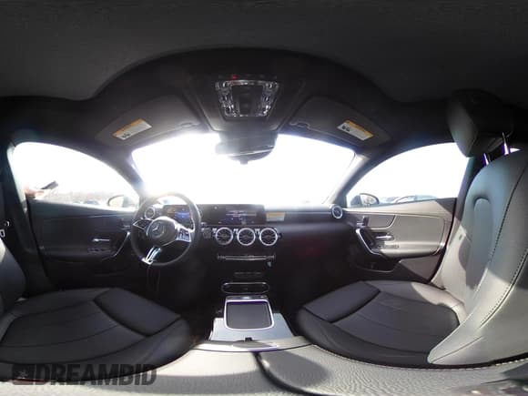 ✅ 2025 Mercedes-Benz CLA 250 • VIN: W1K5J4HB6SN506007 • Lot: 41801578. Wystawiony na IAAI z przebiegiem 4 016 mil. Bezpłatny archiwum sprzedaży aukcyjnych z USA i szczegółowy raport historii pojazdu na DreamBid. Zdjęcie 20.