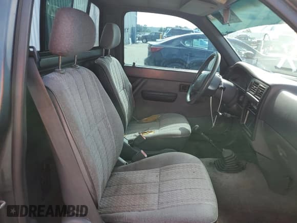 ✅ 1995 Toyota Tacoma • VIN: 4TAUN41B8SZ004477 • Lot: 81269045. Listed on Copart with 323,486 mi. Free auction sales archive from the USA and detailed vehicle history report at DreamBid. Image 10.