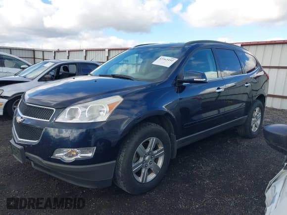 ✅ 2012 Chevrolet Traverse 2LT • VIN: 1GNKVJED2CJ285320 • Lot: 43563492. Wystawiony na IAAI z przebiegiem 177 560 mil. Bezpłatny archiwum sprzedaży aukcyjnych z USA i szczegółowy raport historii pojazdu na DreamBid. Zdjęcie 2.
