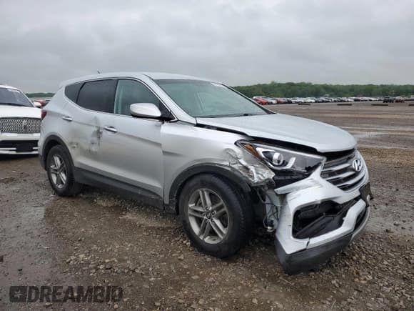 ✅ 2018 Hyundai Santa Fe 2.4L • VIN: 5XYZT3LB9JG569177 • Лот: 52165343. Опубликован ранее на Copart с пробегом Не указан. Бесплатный доступ к архиву аукционных продаж из США и подробный отчёт об истории автомобиля на DreamBid. Изображение 4.