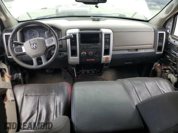 ✅ 2010 Dodge 1500 SLT • VIN: 1D7RB1CT3AS235114 • Lot: 56553905. Wystawiony na Copart z przebiegiem 168 901 mil. Bezpłatny archiwum sprzedaży aukcyjnych z USA i szczegółowy raport historii pojazdu na DreamBid. Zdjęcie 8.