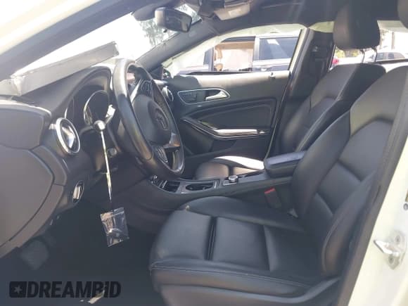 ✅ 2017 Mercedes-Benz GLA 250 • VIN: WDCTG4EB0HJ288595 • Лот: 42619451. Опубликован ранее на IAAI с пробегом 106 714 миль. Бесплатный доступ к архиву аукционных продаж из США и подробный отчёт об истории автомобиля на DreamBid. Изображение 5.