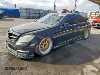 ✅ 2013 Mercedes-Benz C 300 Sport • VIN: WDDGF8AB8DR244143 • Lot: 93357255. Wystawiony na Copart z przebiegiem 161 033 mil. Bezpłatny archiwum sprzedaży aukcyjnych z USA i szczegółowy raport historii pojazdu na DreamBid. Zdjęcie 1.
