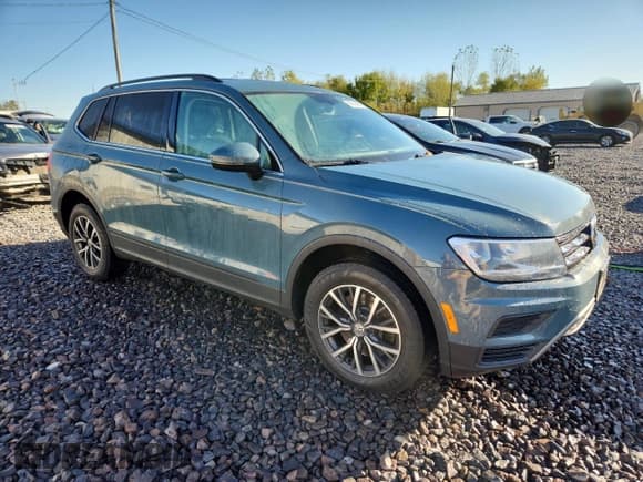 ✅ 2019 Volkswagen Tiguan SE • VIN: 3VV2B7AXXKM196196 • Лот: 85832295. Опубликован ранее на Copart с пробегом 93 458 миль. Бесплатный доступ к архиву аукционных продаж из США и подробный отчёт об истории автомобиля на DreamBid. Изображение 4.