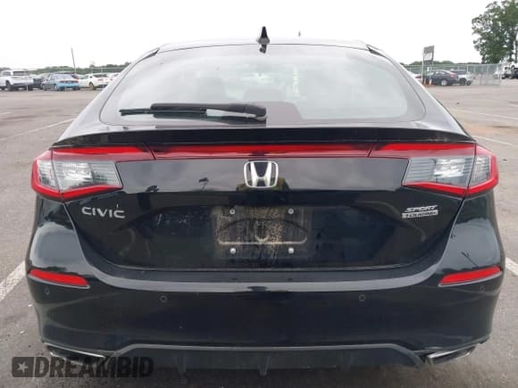 ✅ 2024 Honda Civic Sport Touring • VIN: 19XFL1H87RE021238 • Lot: 43010657. Wystawiony na IAAI z przebiegiem 20 201 mil. Bezpłatny archiwum sprzedaży aukcyjnych z USA i szczegółowy raport historii pojazdu na DreamBid. Zdjęcie 16.