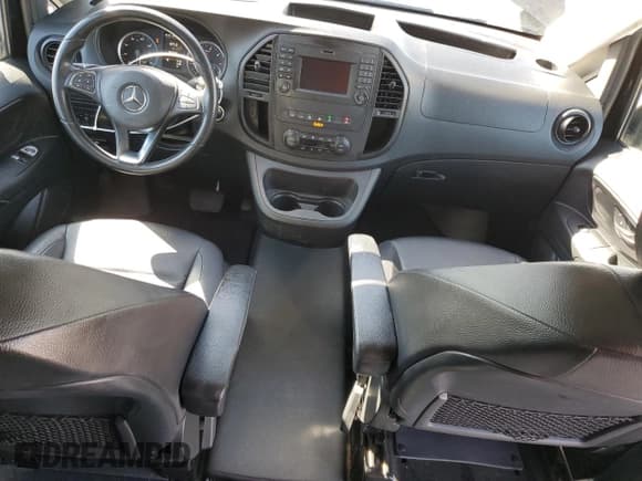 ✅ 2020 Mercedes-Benz Metris • VIN: W1WV0FEY6L3699438 • Lot: 46264865. Wystawiony na Copart z przebiegiem 80 576 mil. Bezpłatny archiwum sprzedaży aukcyjnych z USA i szczegółowy raport historii pojazdu na DreamBid. Zdjęcie 8.