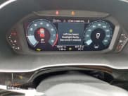 ✅ 2024 Audi Q3 S line Premium Plus • VIN: WA1EECF39R1163600 • Lot: 85544275. Wystawiony na Copart z przebiegiem 18 547 mil. Bezpłatny archiwum sprzedaży aukcyjnych z USA i szczegółowy raport historii pojazdu na DreamBid. Zdjęcie 9.