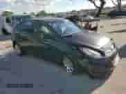 2014 Hyundai Accent GS z VIN KMHCT5AE0EU184072, wystawiony jako Copart lot #90122215 z przebiegiem 109 473 mil mil oraz Szkoda całkowita • Salvage title. Historia ofert i sprzedaży dostępna na DreamBid. Obrazek 4.