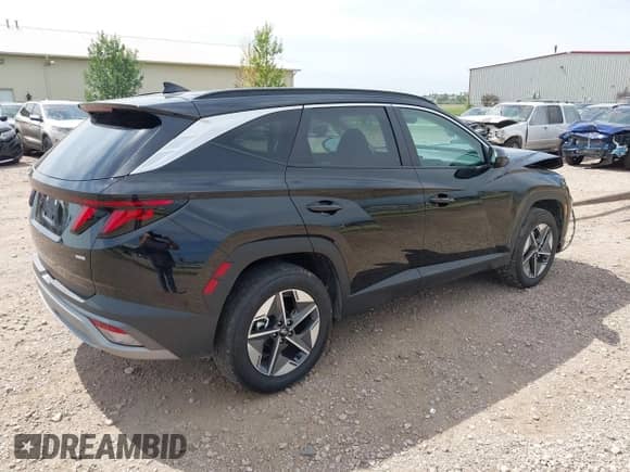 2025 Hyundai Tucson SEL with VIN 5NMJBCDE9SH449458, listed as a IAAI auction lot 43075055 with 7,471 mi miles and . Bid and sale history available at DreamBid. Image 4.