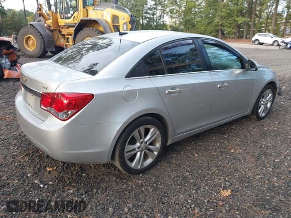 ✅ 2011 Chevrolet Cruze LTZ • VIN: 1G1PH5S94B7194213 • Лот: 43387084. Опубликован ранее на IAAI с пробегом 142 321 миль. Бесплатный доступ к архиву аукционных продаж из США и подробный отчёт об истории автомобиля на DreamBid. Изображение 4.