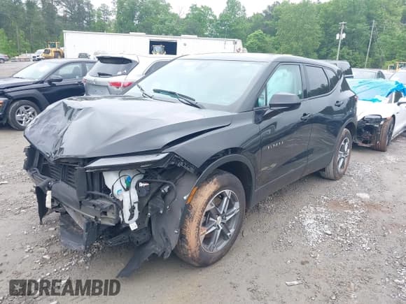 ✅ 2023 Chevrolet Blazer LT • VIN: 3GNKBHR49PS233702 • Лот: 42103915. Опубликован ранее на IAAI с пробегом 40 090 миль. Бесплатный доступ к архиву аукционных продаж из США и подробный отчёт об истории автомобиля на DreamBid. Изображение 2.