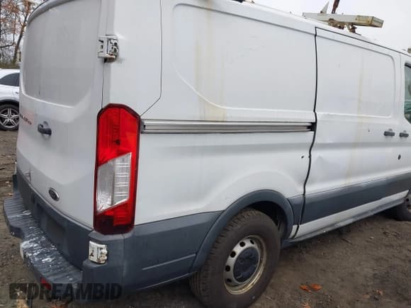 ✅ 2015 Ford Transit Cargo • VIN: 1FTNR1YM4FKB13214 • Лот: 43552489. Опубликован ранее на IAAI с пробегом 102 225 миль. Бесплатный доступ к архиву аукционных продаж из США и подробный отчёт об истории автомобиля на DreamBid. Изображение 6.