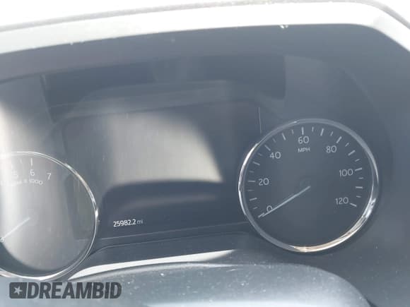 ✅ 2023 Ford Expedition XLT • VIN: 1FMJU1H83PEA61926 • Lot: 42731576. Wystawiony na IAAI z przebiegiem 25 982 mil. Bezpłatny archiwum sprzedaży aukcyjnych z USA i szczegółowy raport historii pojazdu na DreamBid. Zdjęcie 7.