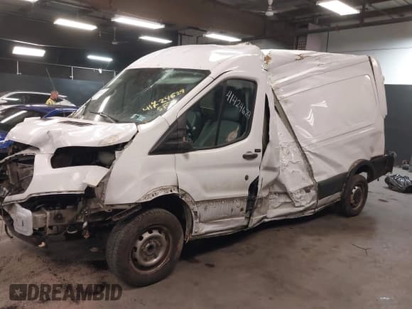 ✅ 2017 Ford Transit • VIN: 1FTYR2CM4HKA48832 • Лот: 41424629. Опубликован ранее на IAAI с пробегом 127 624 миль. Бесплатный доступ к архиву аукционных продаж из США и подробный отчёт об истории автомобиля на DreamBid. Изображение 15.