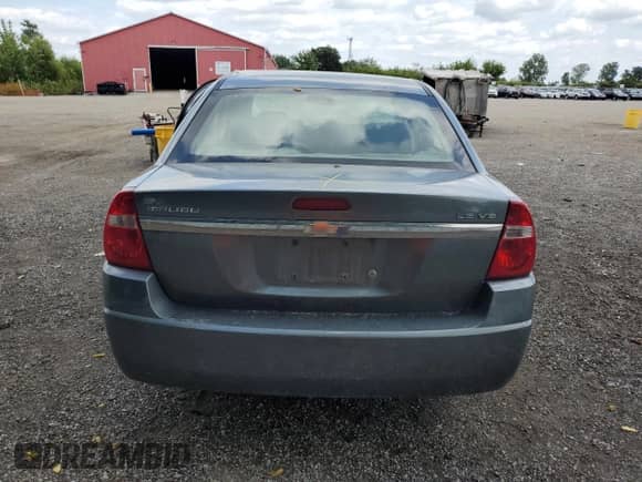2004 Chevrolet Malibu LS z VIN 1G1ZT52874F172360, wystawiony jako Copart lot #68356344 z przebiegiem Nie podano mil oraz Czysty tytuł • Clean title. Historia ofert i sprzedaży dostępna na DreamBid. Obrazek 6.