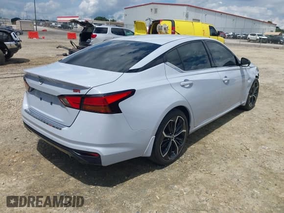 ✅ 2023 Nissan Altima SR • VIN: 1N4BL4CV9PN402391 • Лот: 42992373. Опубликован ранее на IAAI с пробегом 19 112 миль. Бесплатный доступ к архиву аукционных продаж из США и подробный отчёт об истории автомобиля на DreamBid. Изображение 4.