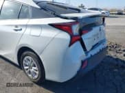 ✅ 2020 Toyota Prius LE • VIN: JTDKARFU6L3120442 • Lot: 43402603. Listed on IAAI with 77,570 mi. Free auction sales archive from the USA and detailed vehicle history report at DreamBid. Image 18.