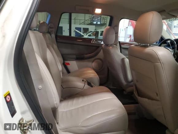 ✅ 2004 Chrysler Pacifica • VIN: 2C8GF68454R500284 • Lot: 46793735. Wystawiony na Copart z przebiegiem 122 592 mil. Bezpłatny archiwum sprzedaży aukcyjnych z USA i szczegółowy raport historii pojazdu na DreamBid. Zdjęcie 11.