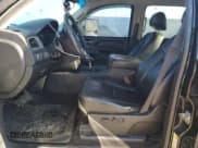 ✅ 2013 Chevrolet Silverado 2500HD LTZ • VIN: 1GC1KYC8XDF143166 • Lot: 82632614. Wystawiony na Copart z przebiegiem 216 764 mil. Bezpłatny archiwum sprzedaży aukcyjnych z USA i szczegółowy raport historii pojazdu na DreamBid. Zdjęcie 7.