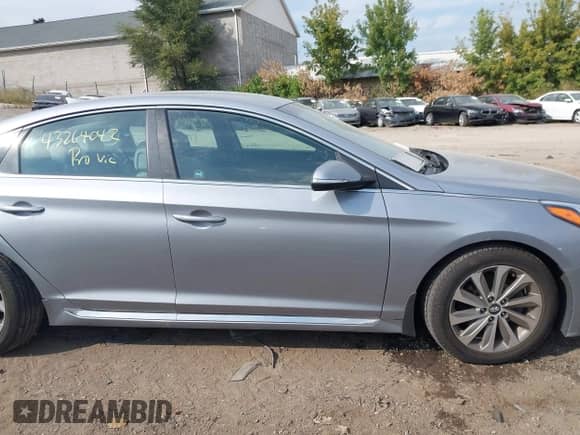 2015 Hyundai Sonata Sport z VIN 5NPE34AF2FH208612, wystawiony jako IAAI lot #43264042 z przebiegiem 129 257 mil mil oraz . Historia ofert i sprzedaży dostępna na DreamBid. Obrazek 13.