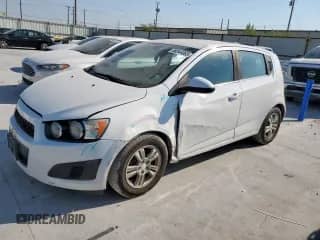 2016 Chevrolet Sonic LT z VIN 1G1JC6SH3G4114507, wystawiony jako Copart lot #80344065 z przebiegiem 85 292 mil mil oraz Czysty tytuł • Clean title. Historia ofert i sprzedaży dostępna na DreamBid. Obrazek 1.