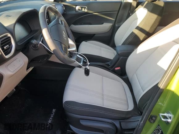 ✅ 2024 Hyundai Venue Limited • VIN: KMHRC8A30RU314996 • Lot: 87929275. Listed on Copart with 4,578 mi. Free auction sales archive from the USA and detailed vehicle history report at DreamBid. Image 7.