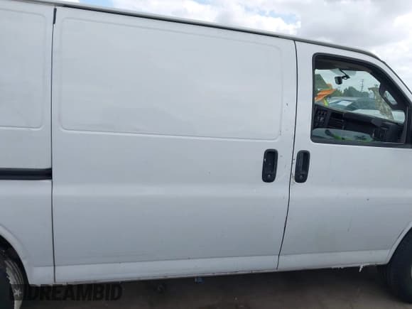 ✅ 2017 Chevrolet Express Cargo • VIN: 1GCWGAFFXH1106050 • Лот: 43438143. Опубликован ранее на IAAI с пробегом 126 166 миль. Бесплатный доступ к архиву аукционных продаж из США и подробный отчёт об истории автомобиля на DreamBid. Изображение 13.