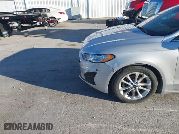 ✅ 2019 Ford Fusion SE • VIN: 3FA6P0HD1KR148583 • Lot: 43512116. Wystawiony na IAAI z przebiegiem 67 459 mil. Bezpłatny archiwum sprzedaży aukcyjnych z USA i szczegółowy raport historii pojazdu na DreamBid. Zdjęcie 6.