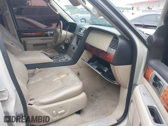 ✅ 2005 Lincoln Navigator Luxury • VIN: 5LMFU27505LJ18172 • Lot: 42441444. Listed on IAAI with 154,346 mi. Free auction sales archive from the USA and detailed vehicle history report at DreamBid. Image 5.